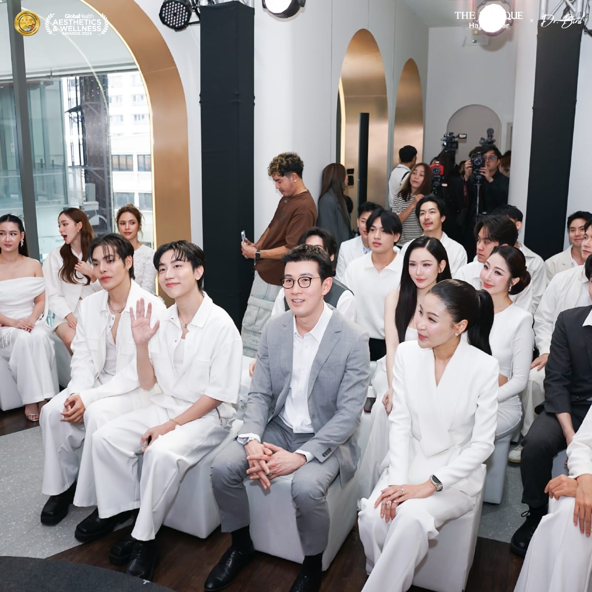 หัตถการศัลยกรรมปลูกผม, ปลูกผมที่ไหนดี, ปลูกผมราคา, ปลูกผมถาวร, ปลูกผม ผมบาง, ปลูกผม ถาวร ราคา,ผมร่วง, ผมร่วงเกิดจากอะไร, ผมร่วง ปลูกผม, ปัญหาผมร่วง, ลดผมร่วง, แก้ผมร่วง, แก้ผมขาดร่วง, คลินกปลูกผม,ปลูกผมบาง, รากผมฝ่อ,ผมบาง, ศัลยกรรมปลูกผม, วิธีแก้ผมบาง, ศูนย์ดูแลเส้นผม, hair center, หัวเถิก, หัวล้าน, ศีรษะล้าน, ปลูกผมเทคนิคไหนดี, ปลูกผมมีกี่แบบ, ปลูกผม  FUE, ปลูกผม DHI, รีวิว ปลูกผม , เซลล์กราผม, ยาปลูกผม, กราฟผม, กราฟปลูกผม, กระตุ้นรากผม, กระตุ้นเซลล์ผม, รากผมอ่อนแอ, ปัญหาผม,รักษาเส้นผม, รักษาผมร่วง, รักษารากผม, รักษาผมบาง