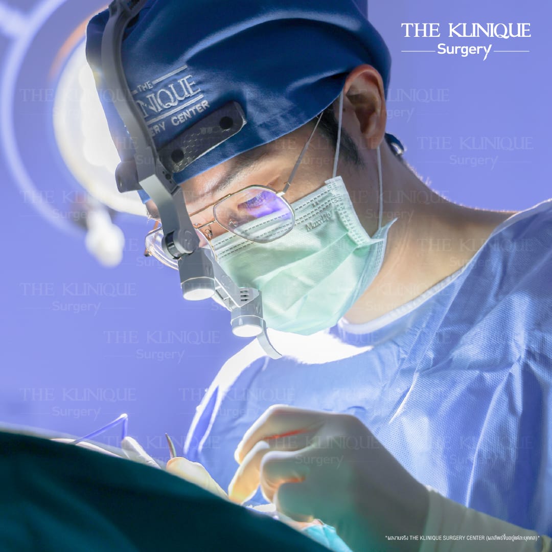 Expert Ophthalmologist Dr. Son analyzing eyelid muscle function for revision surgery